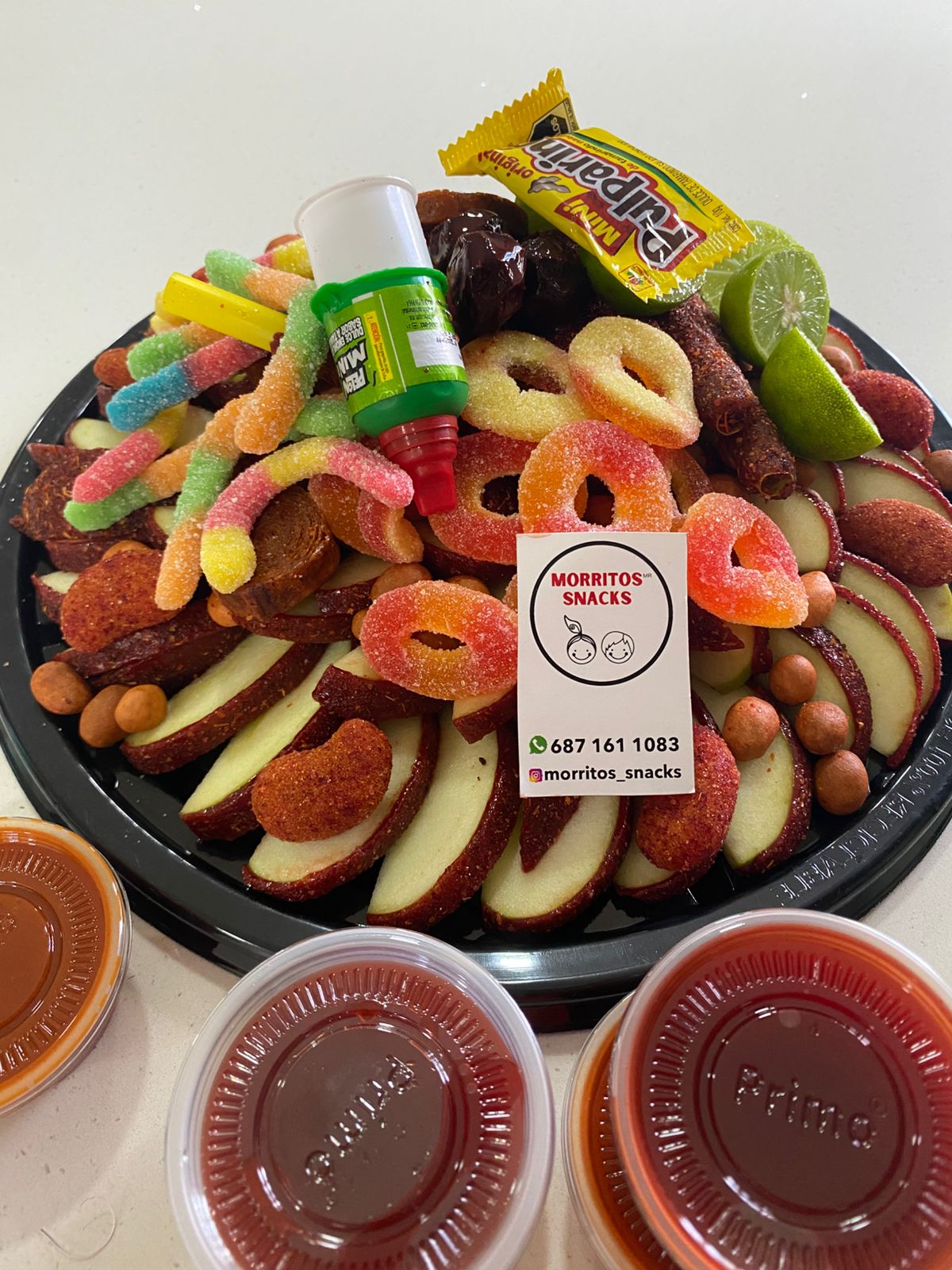 Charola de dulces variados